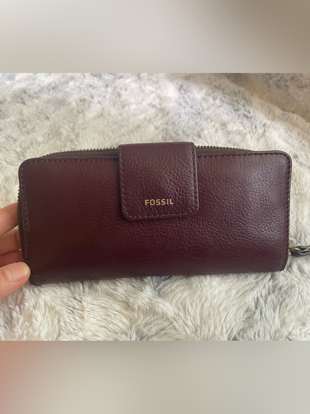Fossil Women's Wine Leather Zip-Around Wallet EUC